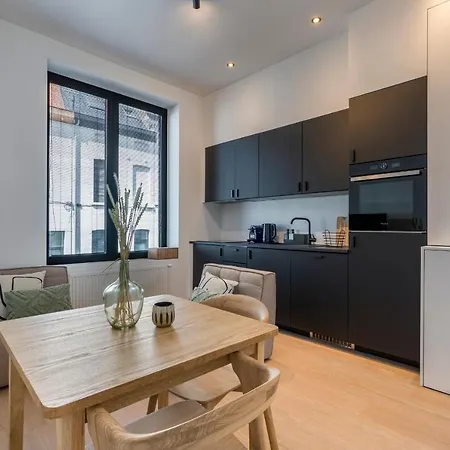 Apartment Design Nabij Station, Musea &centrum
